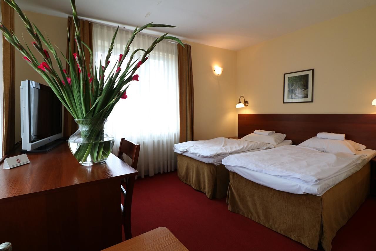 Отель Hotel Adria Румя-21