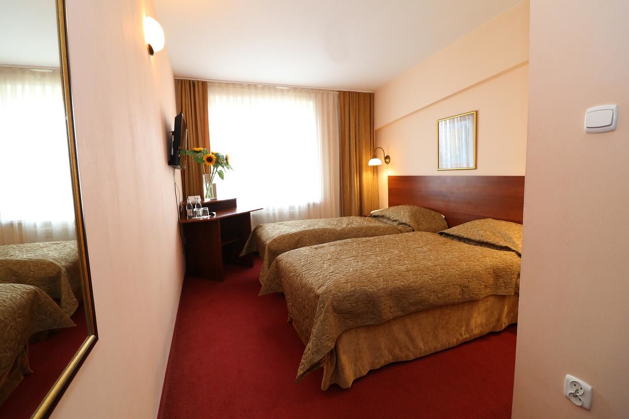 Отель Hotel Adria Румя-6