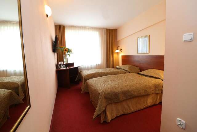 Отель Hotel Adria Румя-5